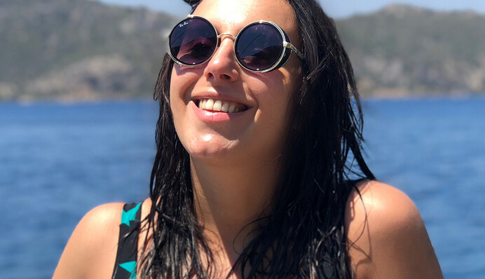 Джамала порадовала поклонников пляжными фото в купальнике