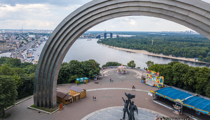 Лето в Киеве: яркие фото с высоты птичьего полета