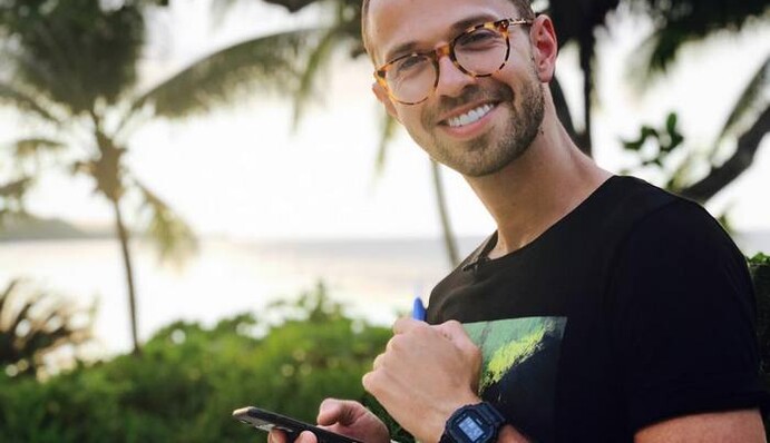 Сети взволновала новость про уход из шоу 