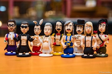 Покровитель вовчиць и бог блискавиць: звезд украинского шоу-бизнеса показали в забавных фигурках