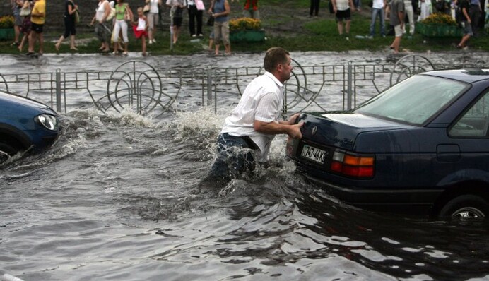 Порятунок потопаючого: чому Київ перетворюється на Венецію