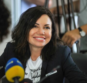 Известная нардеп вышла замуж и показала фото со свадьбы