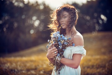 Известная певица стала новой ведущей 