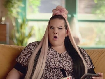 Netflix отправил победительницу Евровидения на киевскую Борщаговку