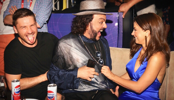 Ани Лорак зажгла на вечеринке с известными российскими певцами: опубликованы фото и видео