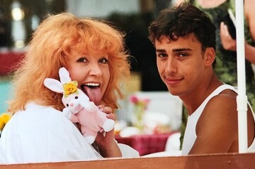 Позитивные мутанты: в сети обсуждают новое фото Пугачевой и Галкина