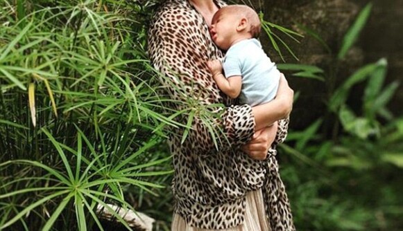 Без прикрас: известная модель показала, как изменилось ее тело после вторых родов