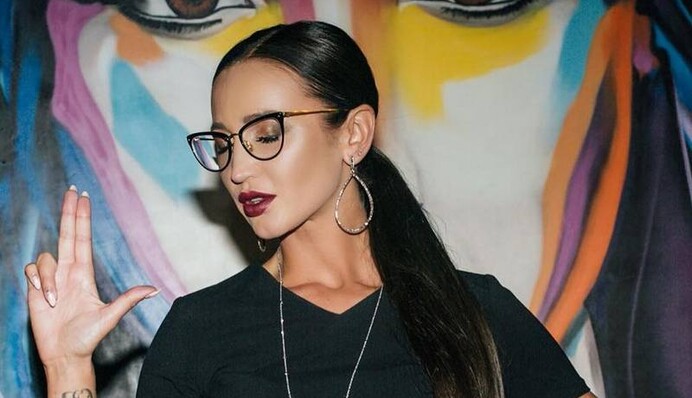 Скандальная российская певица собралась с концертами в оккупированный Крым