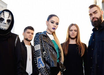 Мурашки по коже: в сети обсуждают новую песню The Hardkiss