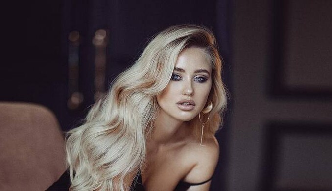 Молодая жена Тищенко покорила красотой в сексуальном платье: опубликованы фото