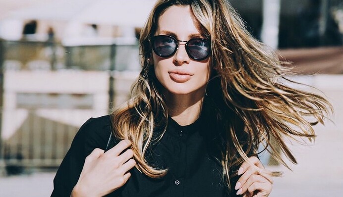 Лободу подловили на прогулке с дочками: опубликовано видео