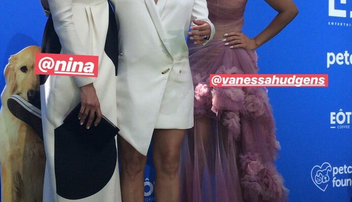 43-летняя Ева Лонгория в мини впервые вышла в свет после рождения сына