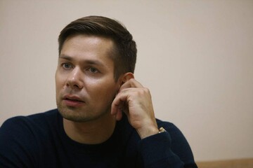 Известный российский певец закрутил роман с режиссером из Киева: фото красотки