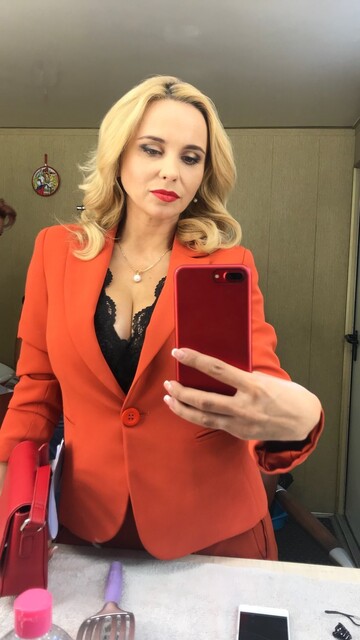 Лилия Ребрик взяла крошечную дочку на съемки