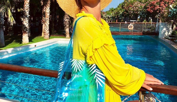 Катя Осадчая в купальнике похвасталась отдыхом в Греции