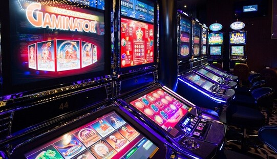 ​Подлог - не повод: Как киевская полиция закрывает глаза на поддельные документы в игорных точках