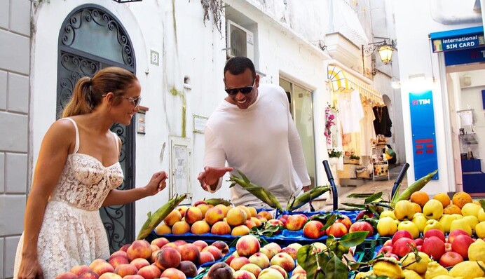 Дженнифер Лопес в соблазнительном наряде отправилась на свидание с бойфрендом