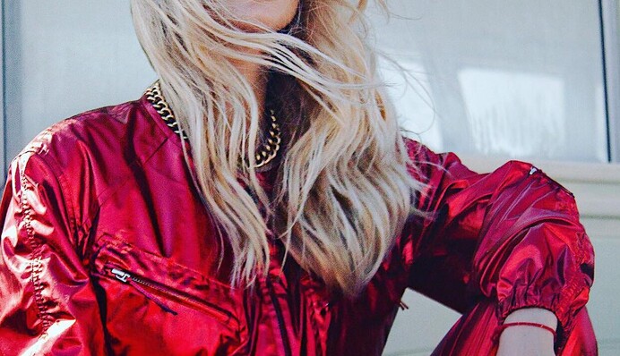 Колхозный гламур: фанаты раскритиковали новые фото Лободы