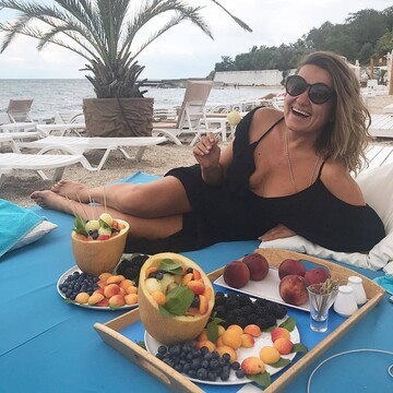 Пляжи, путешествия и семейный отдых: как украинские звезды проводят лето