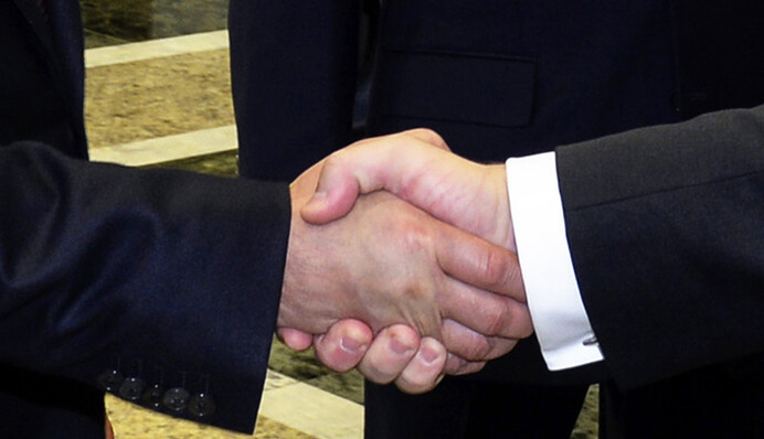 Провалена реформа: чиновники Януковича повертають собі посади в обхід закону