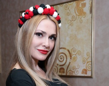 Известная украинская актриса восхитила архивным фото из юности