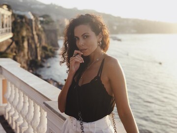 Слишком пошло: Настю Каменских осудили за фото в бикини