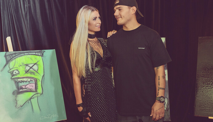 Пэрис Хилтон и Крис Зилка отложили свадьбу