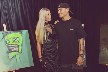 Пэрис Хилтон и Крис Зилка отложили свадьбу