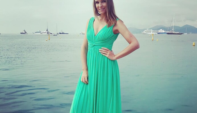 Катя Осадчая в платье за 14 тысяч гривен пришла на конкурс 