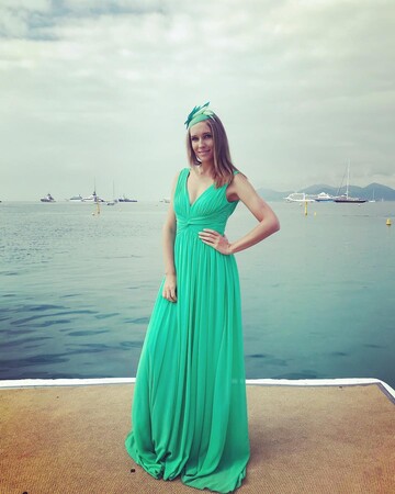 Катя Осадчая в платье за 14 тысяч гривен пришла на конкурс 