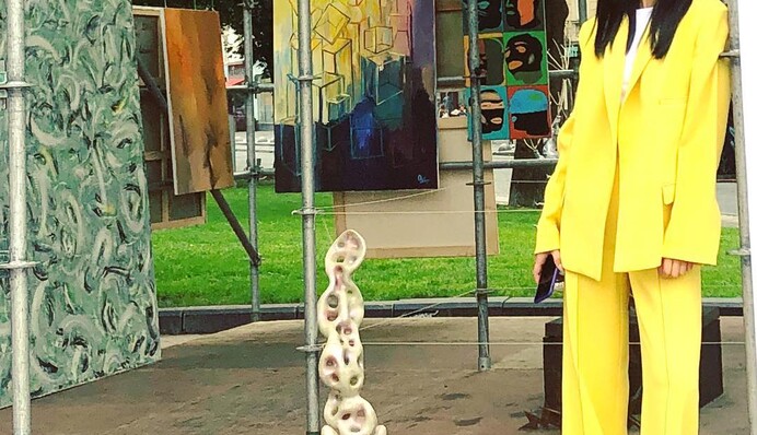 Маша Ефросинина в платье за 300 долларов восхитила стильным образом