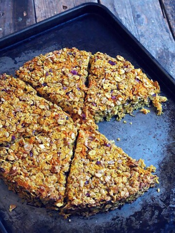 Полезная для здоровья выпечка: рецепт овсяного пирога с овощами