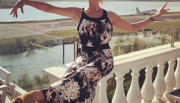 Голая, пьяная на фоне унитаза: Волочкова шокировала новым фото