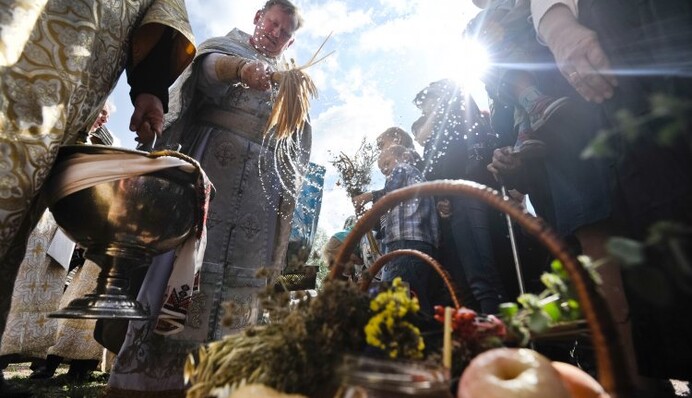 Яблочный спас в Украине нужно отменить – священник