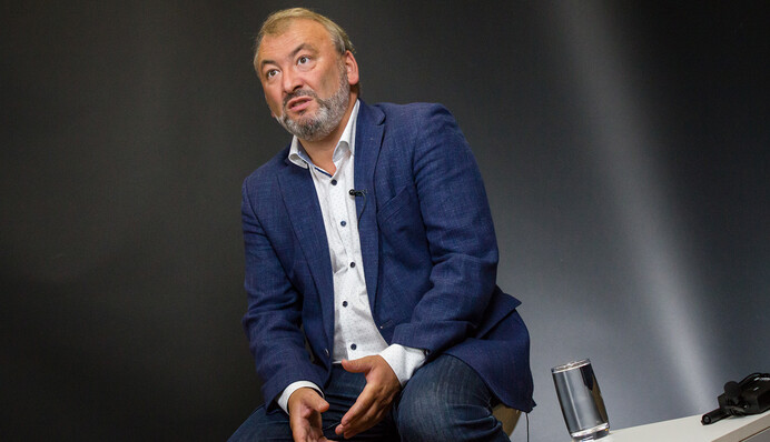 Пока одни боролись за независимость Украины, другие захватили власть – дипломат