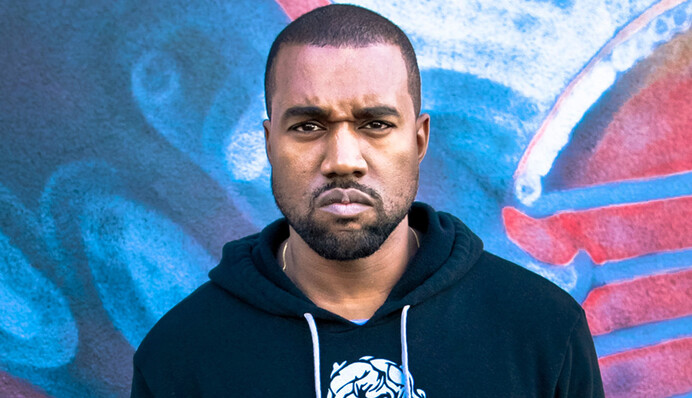 В носках и тапках: в сети смеются над новым образом мужа Кардашьян