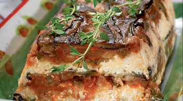 Полезный ужин: рецепт запеканки из баклажанов с помидорами