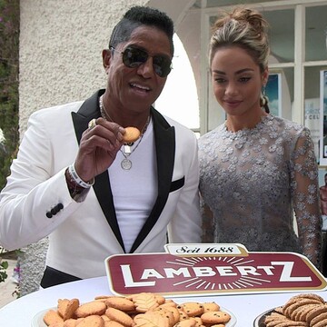 Брат Майкла Джексона женится на модели, моложе его на 40 лет