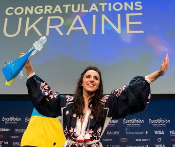 День государственного флага: звезды поздравляют украинцев и делятся яркими фото