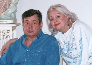 Жена больного раком Караченцова рассказала о его состоянии