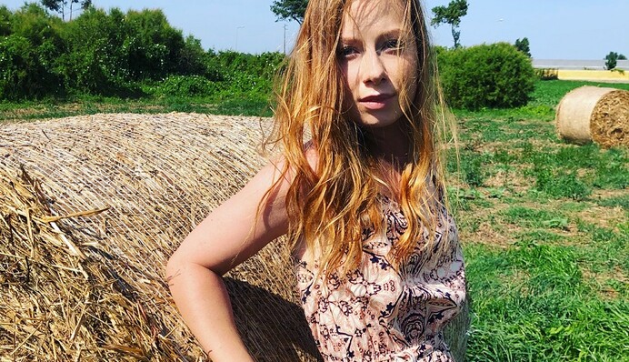 Мама рыдала: известная российская певица рассказала о страшном заболевании