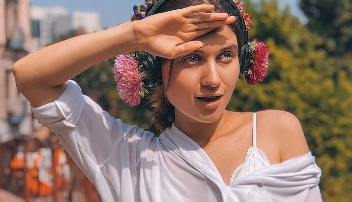 Украинка перепела хит легендарных Imagine Dragons: яркое видео