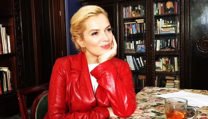 Известная российская актриса в пятый раз станет матерью