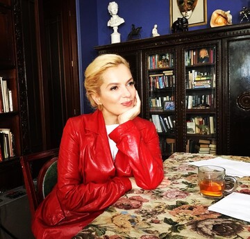 Известная российская актриса в пятый раз станет матерью