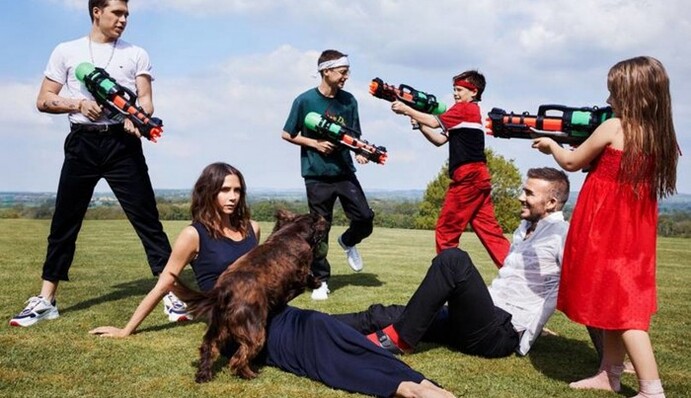 Семья Бекхэмов украсила обложку известного глянца: яркие фото