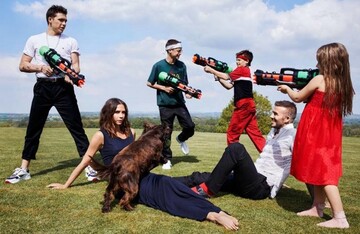 Семья Бекхэмов украсила обложку известного глянца: яркие фото