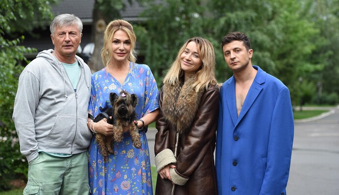 Зеленский с усами и любовный многоугольник: 