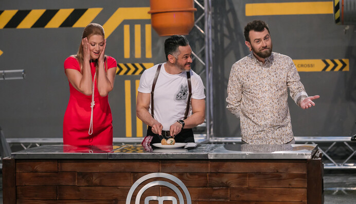 Участникам шоу 