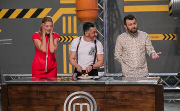 Участникам шоу 