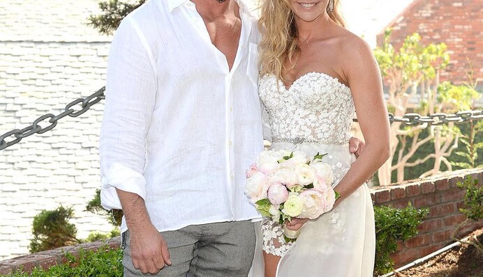 Голливудская звезда вышла замуж: первые фото со свадьбы